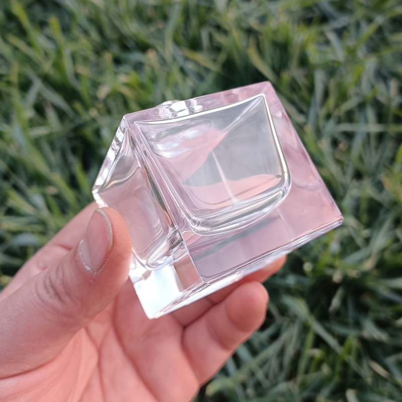 Square 50ml Perfume Spray Bottle Bayonet Resin Cap Glass Flat Round